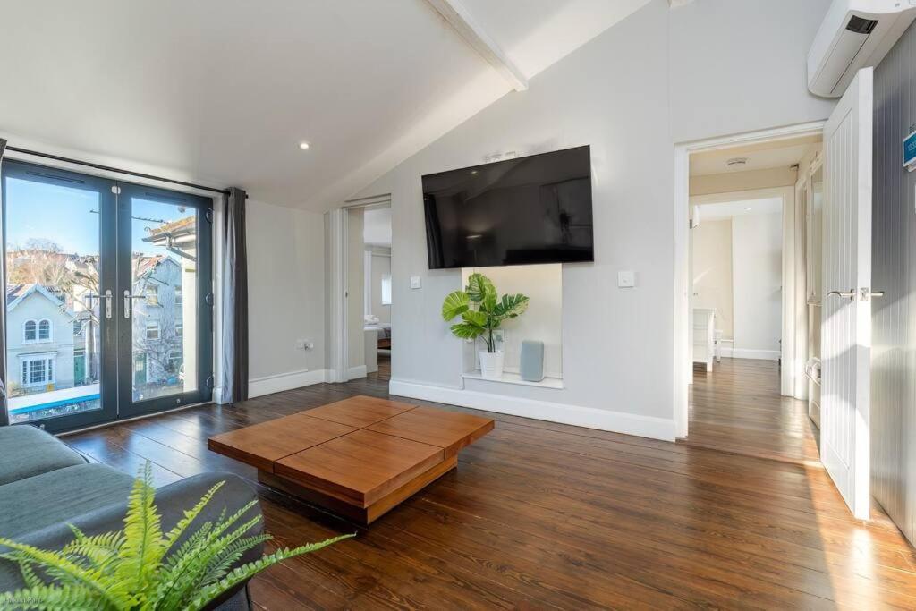 Smart-Home In Original Victorian Building Bristol Esterno foto